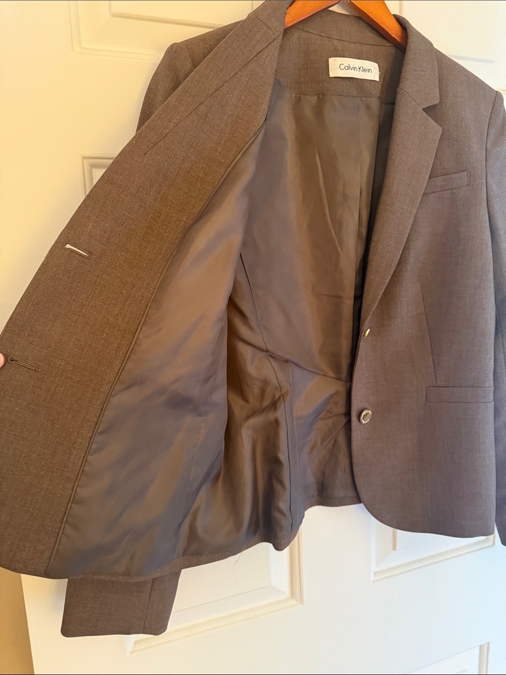 Calvin Klein Women's Brown Two-Button Tailored Blazer - Picture 4 of 8